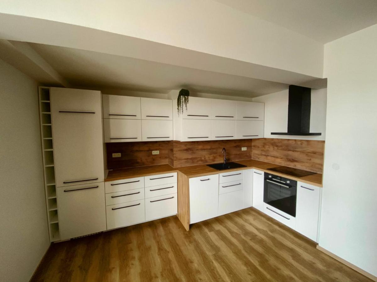 Apartment Spa And Fontain ปอดเยบราดิ ภายนอก รูปภาพ
