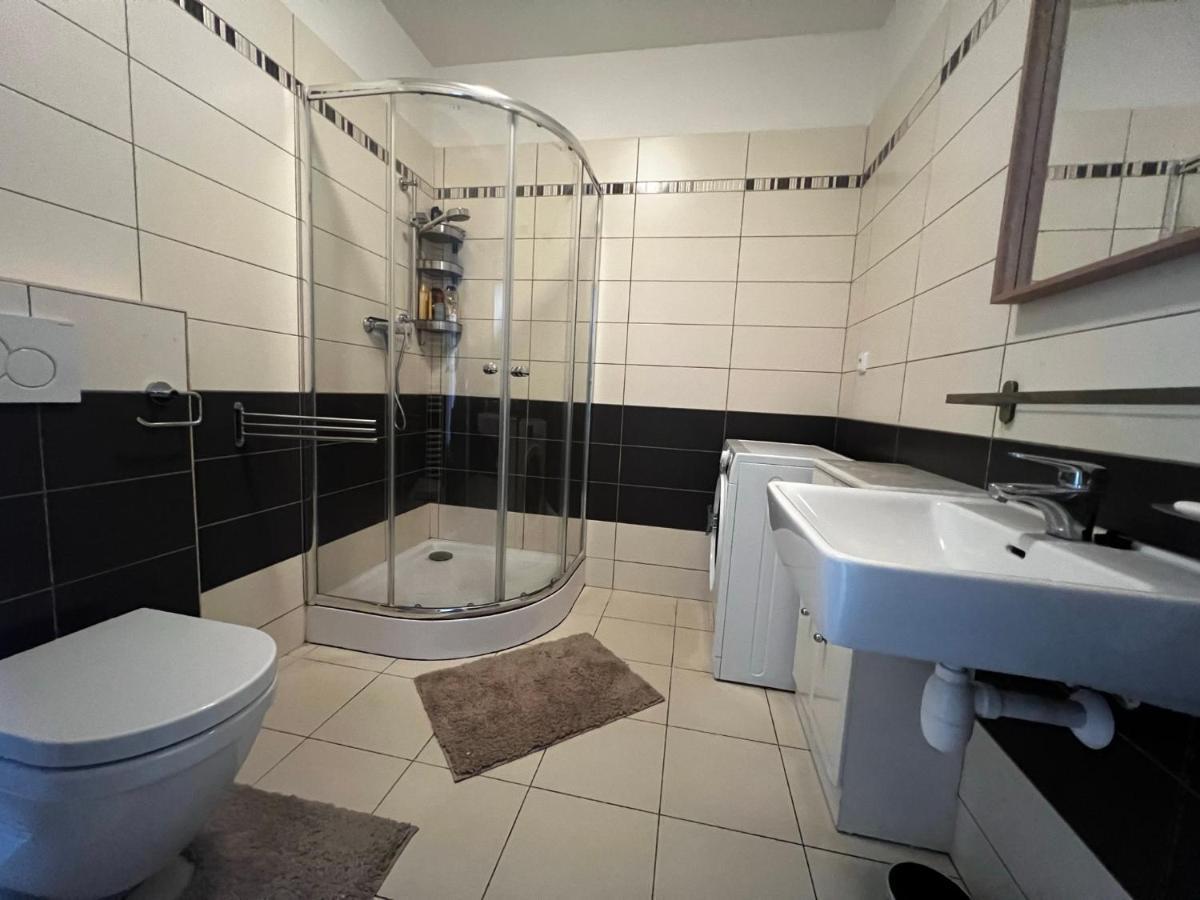 Apartment Spa And Fontain ปอดเยบราดิ ภายนอก รูปภาพ